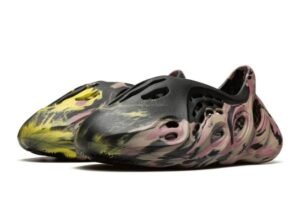 Adidas Yeezy Foam Runner “MX Carbon” v